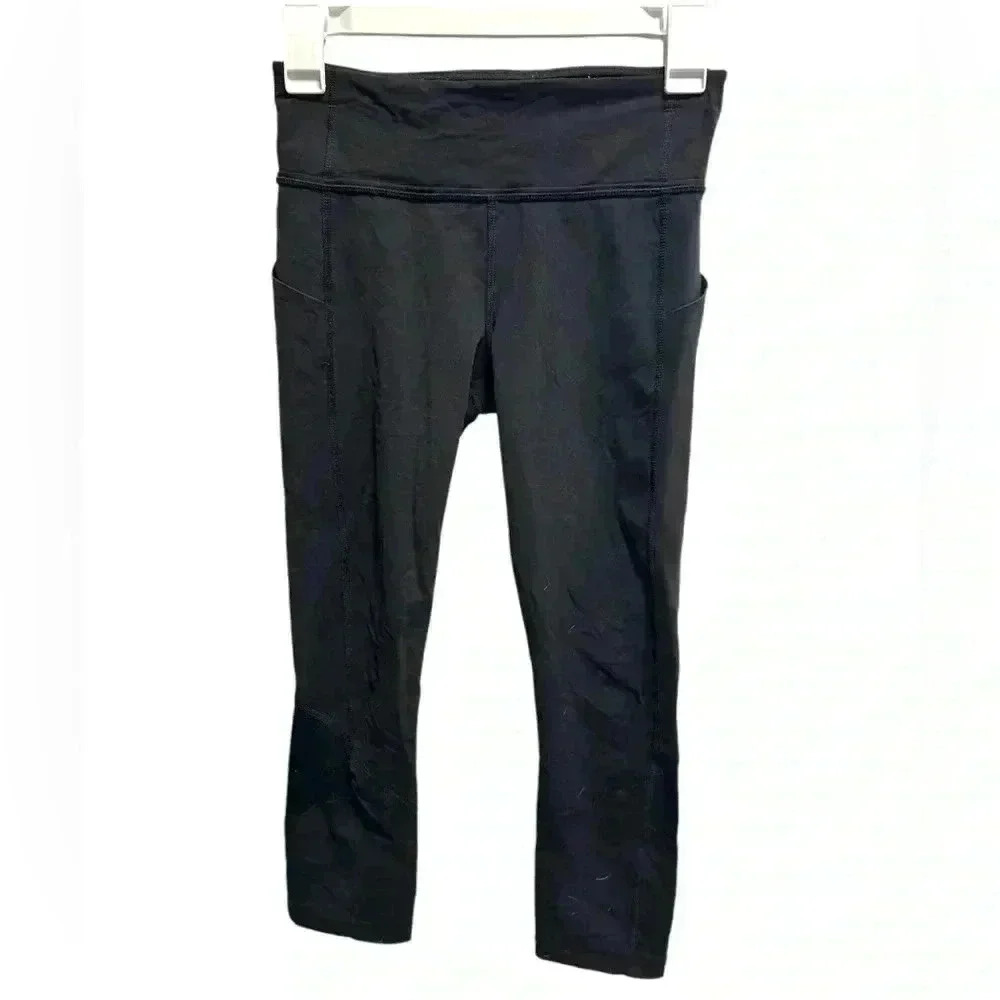 LULULEMON BLACK CAPRI LEGGINGS WITH POCKETS - Picture 2 of 4